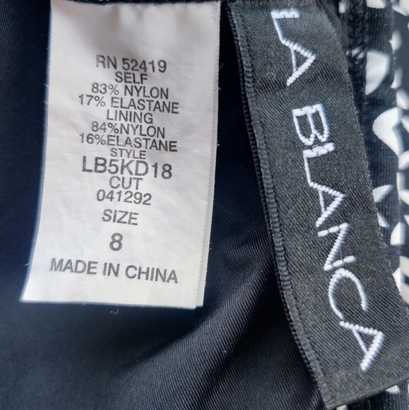 LA BLANCA Santana Skirted Swimsuit 8 One Piece Swimdress Abstract Black White - Picture 5 of 13